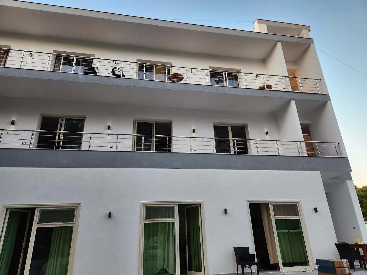 *** Pensión Sea Front Villa Vlorë Albania